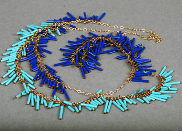 Narrow royal blue and gold seed bead bracelet