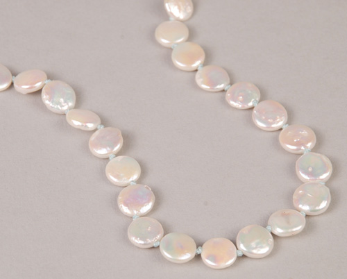Traditional Pearl Knotted Necklace