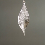 MET-00053: 16 x 49mm Antique Silver Wavy Leaf Charm 