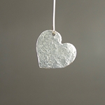 MET-00001: 25mm Silver Plated Hammered Heart Charm 