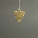 MET-00130: 20mm Antique Brass Triangle Charm 
