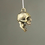 MET-00225: 24mm Antique Brass Skull with Hinged Jaw Charm  