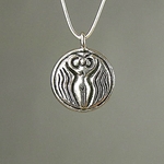 MET-00226: 20mm Antique Silver Nile River Goddess Charm 