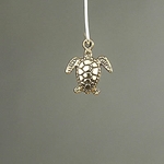 MET-00321: 18mm Antique Gold Small Sea Turtle Charm 