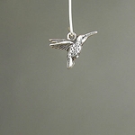 MET-00338: 16mm Antique Silver Hummingbird Charm 