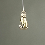 MET-00341: 23mm Gold Plated Sitting Cat Charm 
