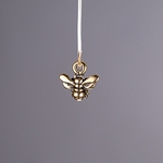 MET-00583: 11mm Antique Gold Tiny Honeybee Charm 